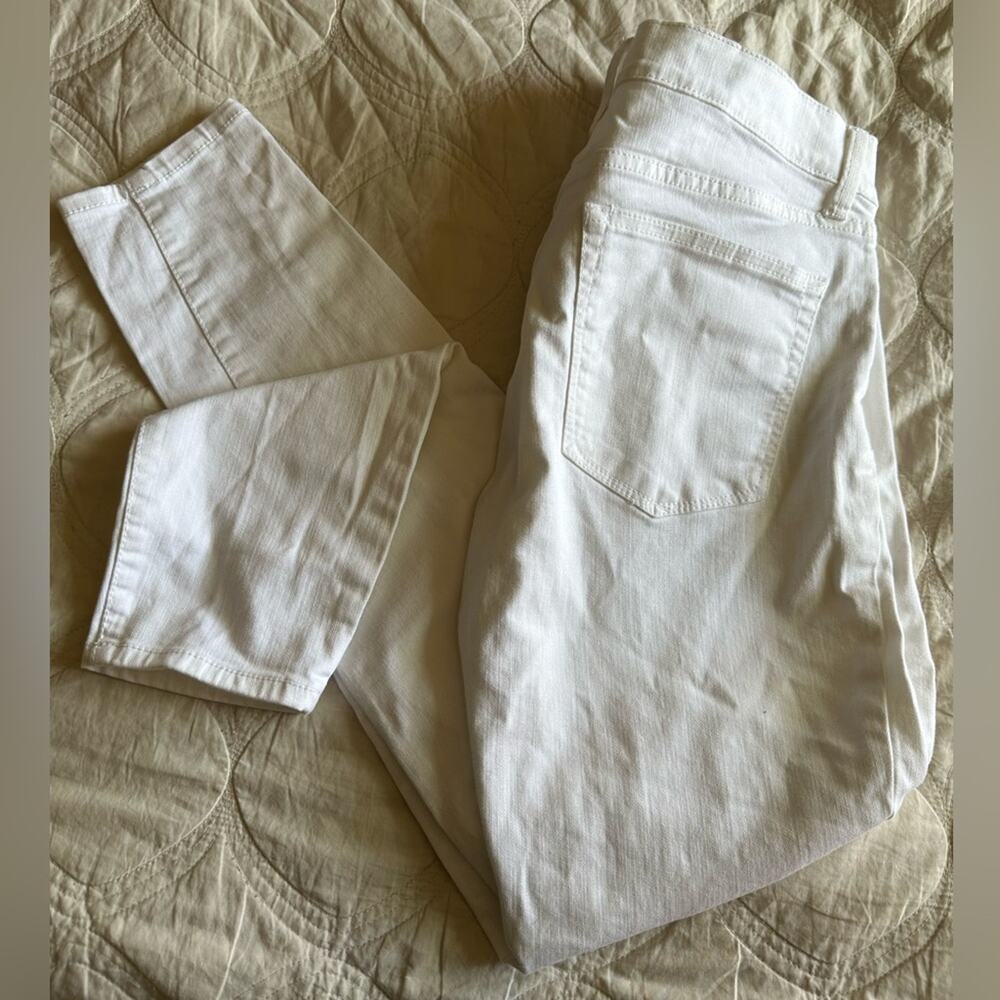 CLOSET CLEAR OUT!  GAP 1969 White Denim Legging Jeans